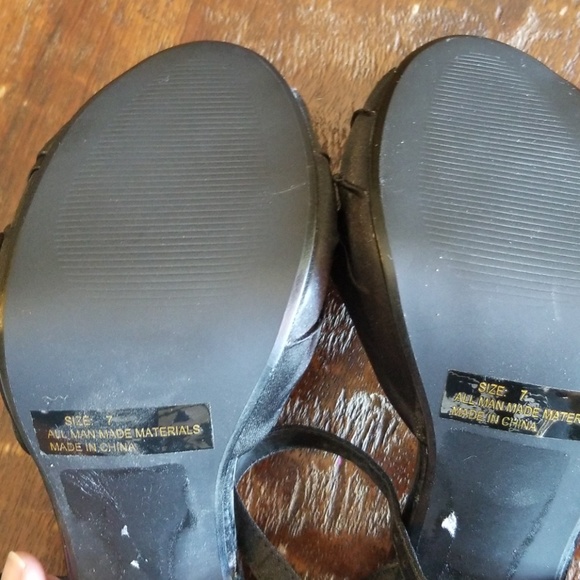 💘Qupid Black Satin Ankle strap 5" heels. - Picture 4 of 4